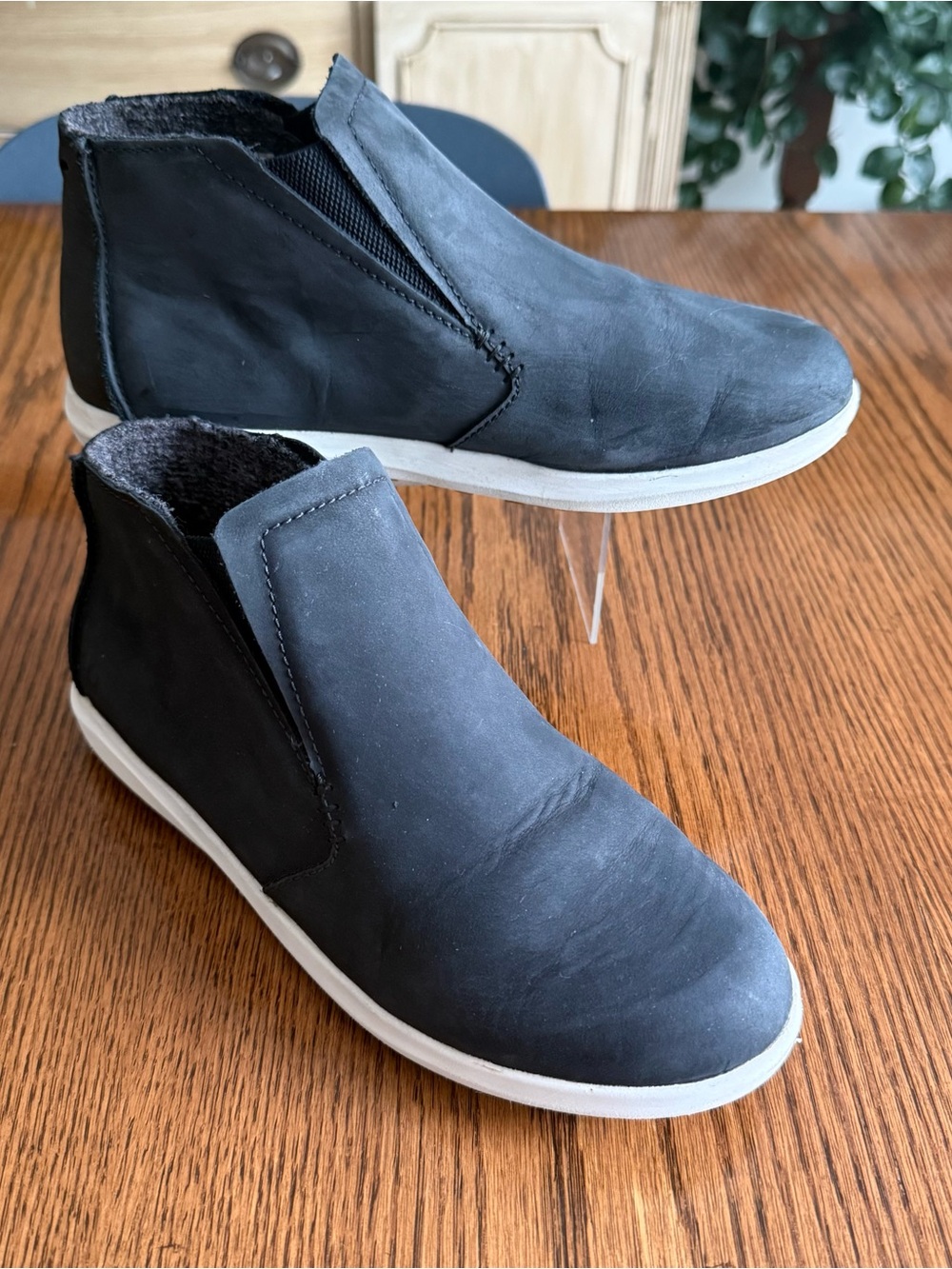 Olukai Hawai'iloa Manu Hope Womens Size 7 Black Leather pull on ankle boots